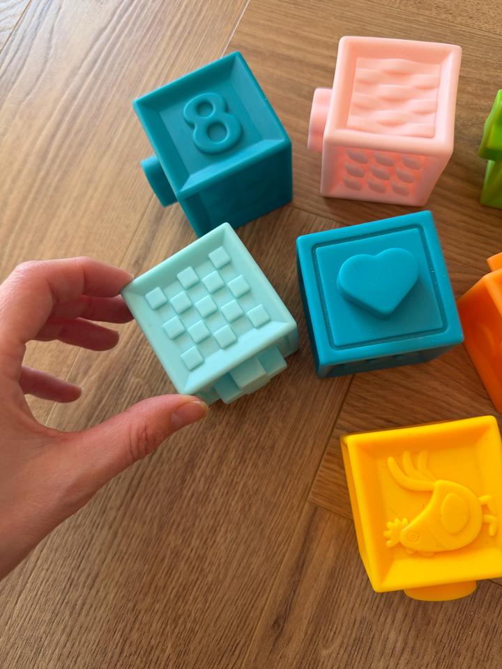 Детские резиновые игрушки кубики