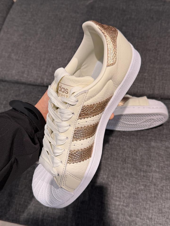 Кроссовки adidas