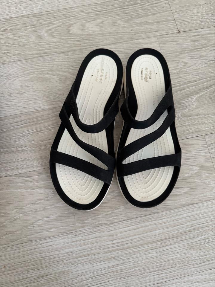 Шлепки crocs 37