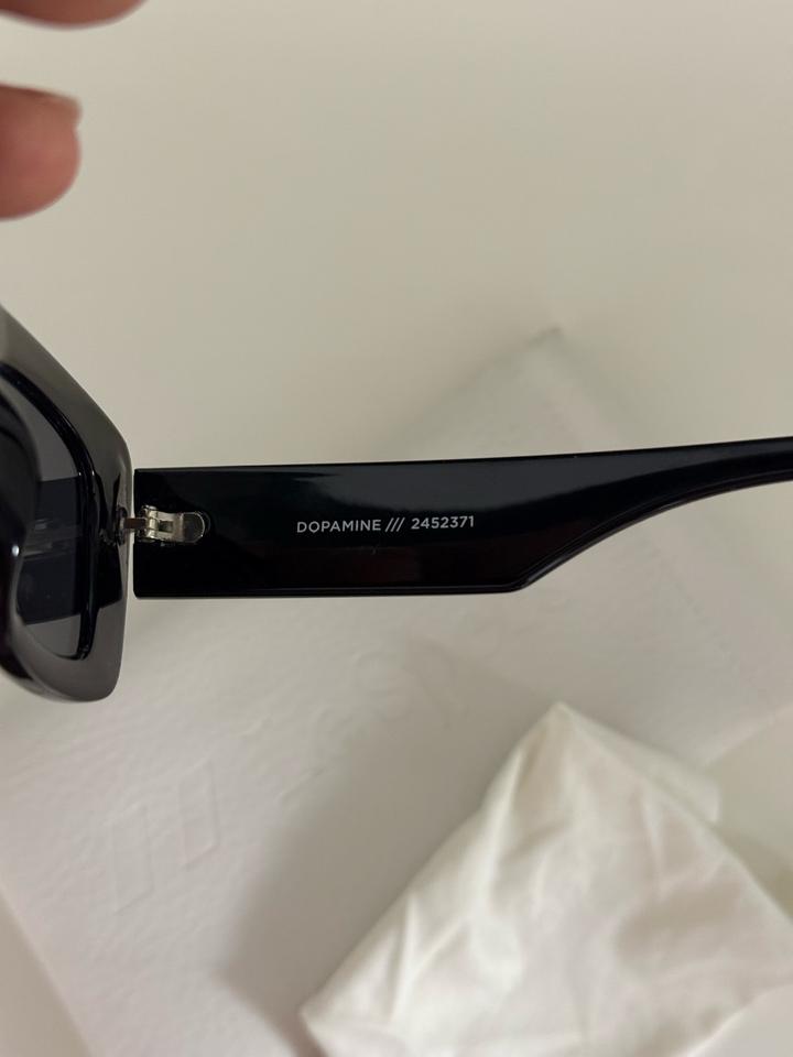 Солнцезащитные очки Le Specs /// Dopamine