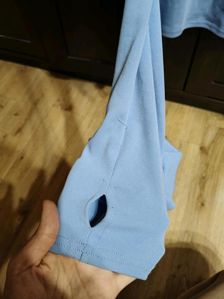 Лонгслив с акцентными рукавами