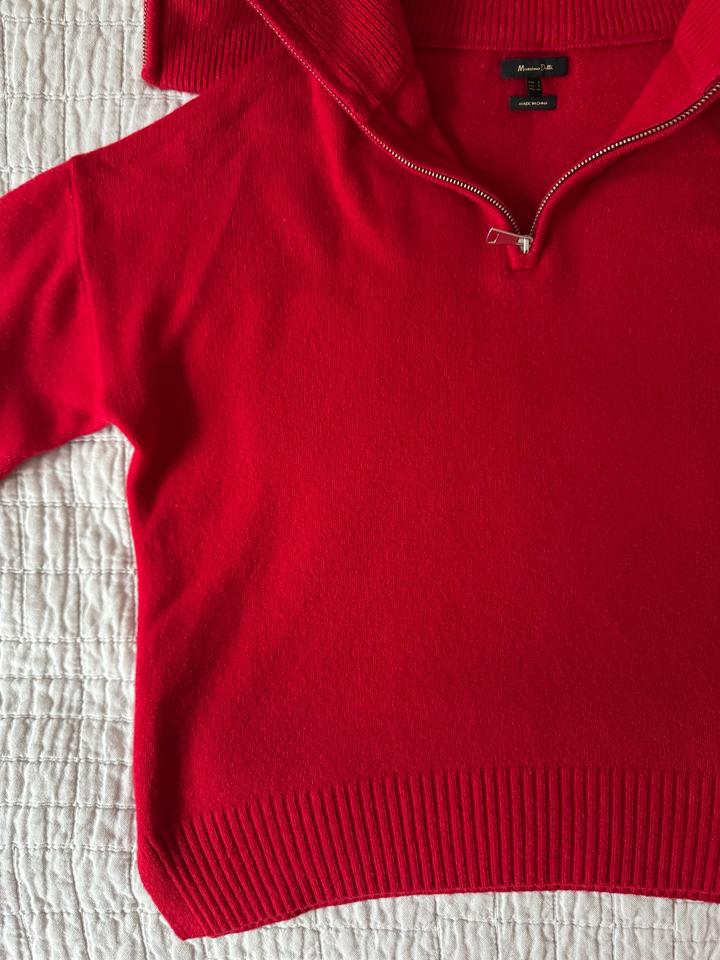Красный свитер Massimo Dutti