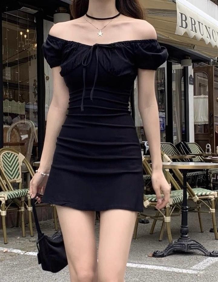 Черное платье