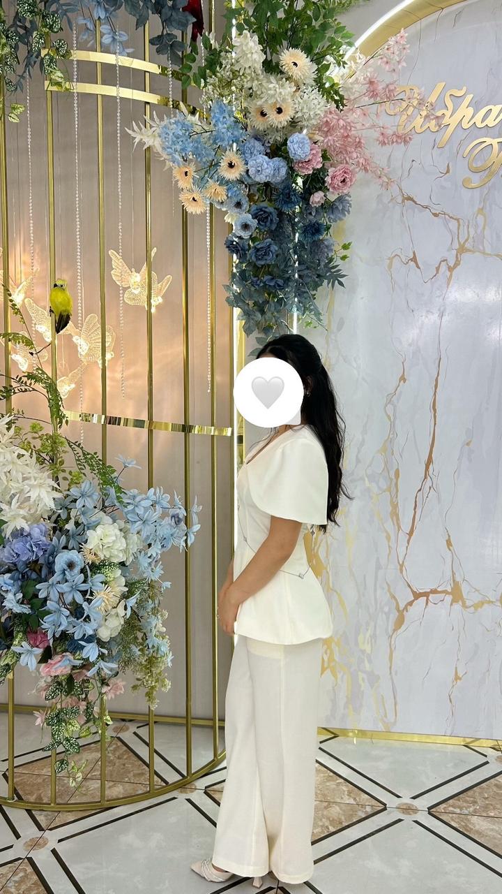 Бежевый костюм двойка