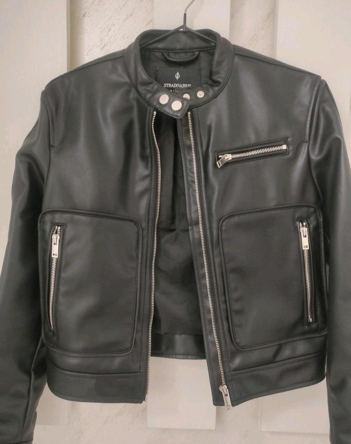 Куртка женская Stradivarius