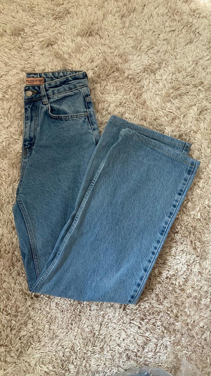 Голубые широкие джинсы 34