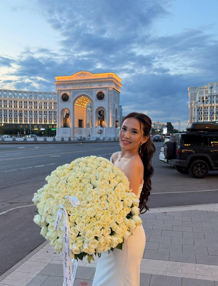 Белое вечернее платье от aissshine