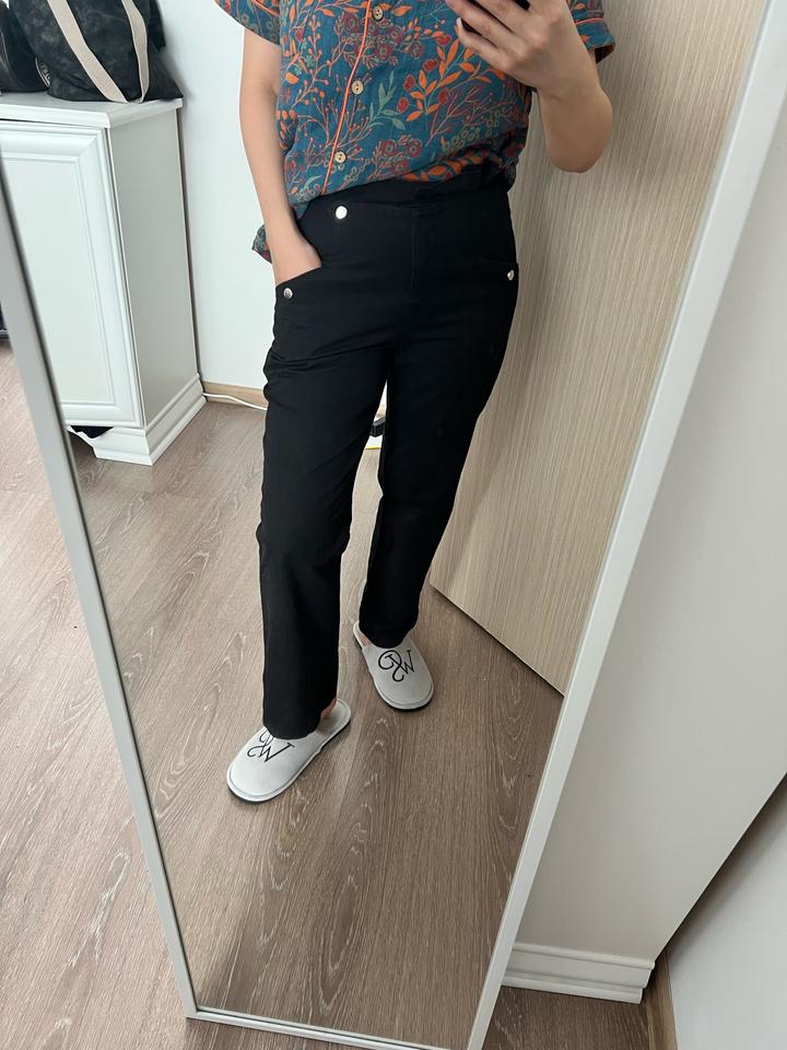 Черные брюки