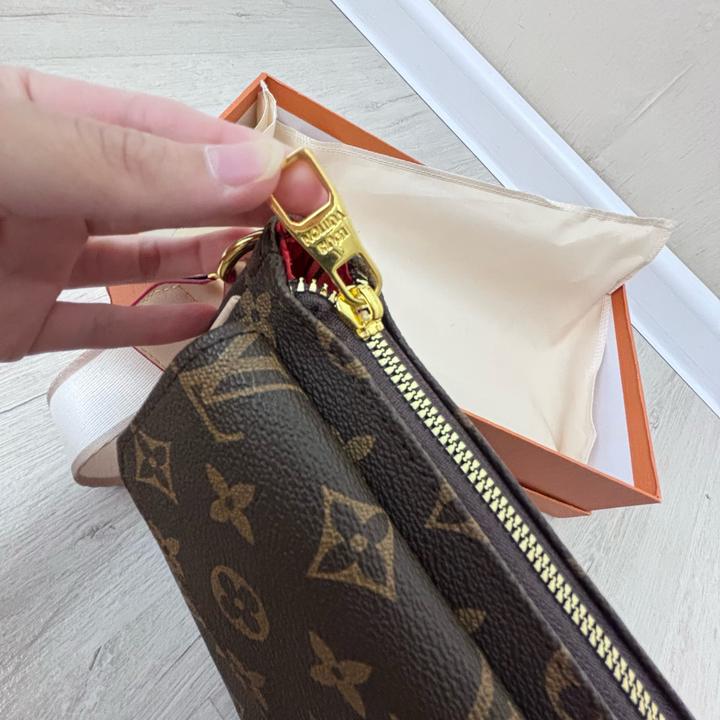 ✨ Louis Vuitton Crossbody ✨