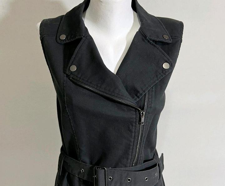 Новое платье жилет H&M р 44 или маленький 46 с поясом джинсовая жилетка