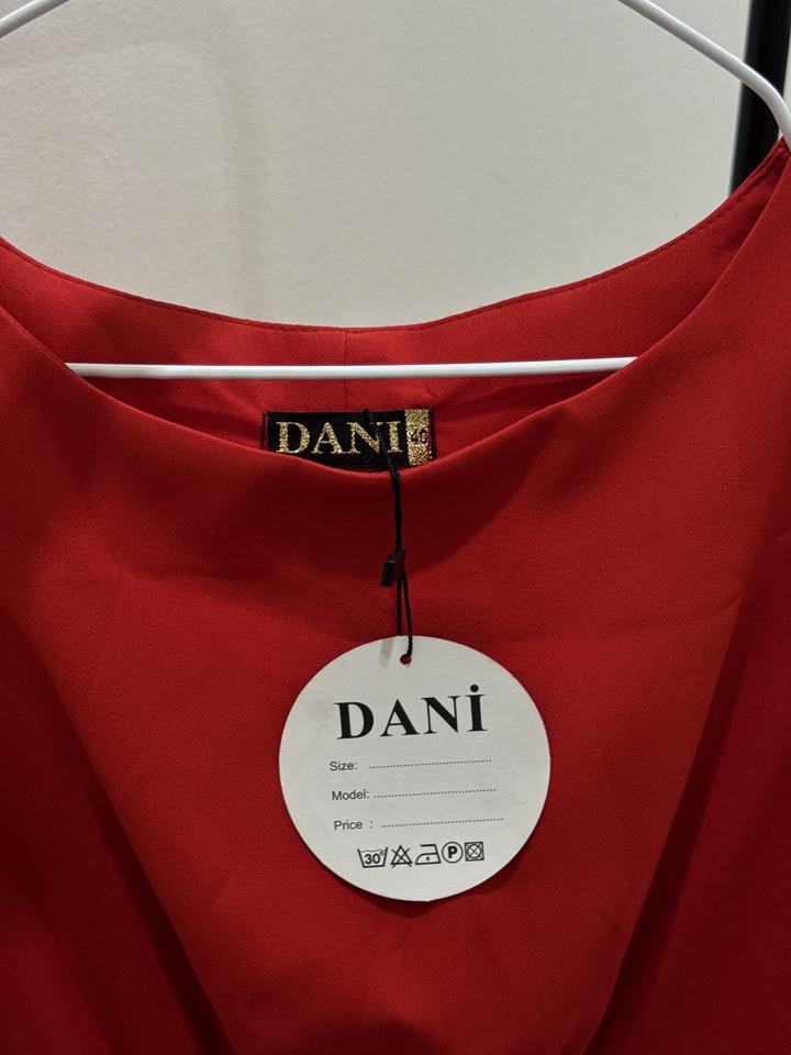 Платье красное