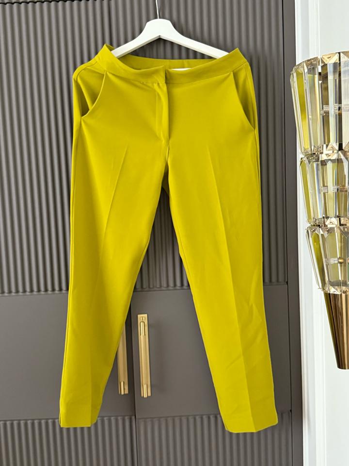 Двойка свитер с брюками