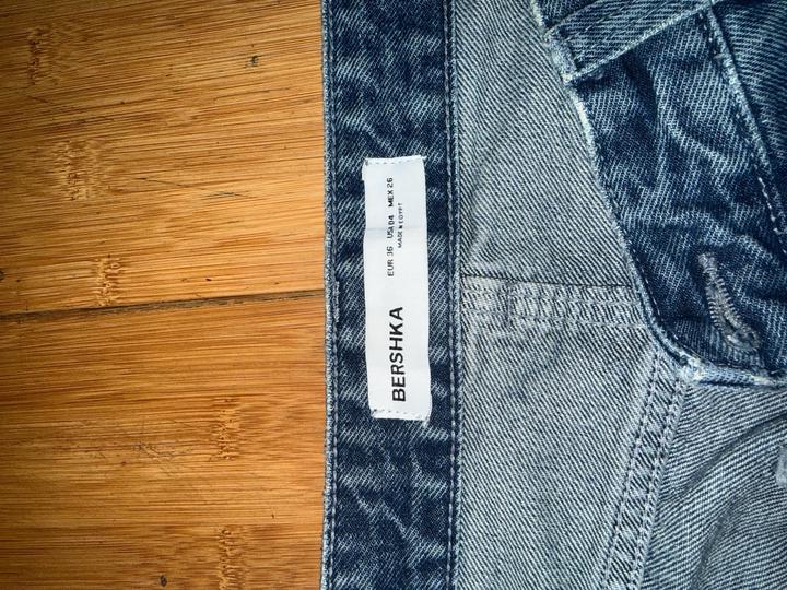 Синии джинсы Bershka