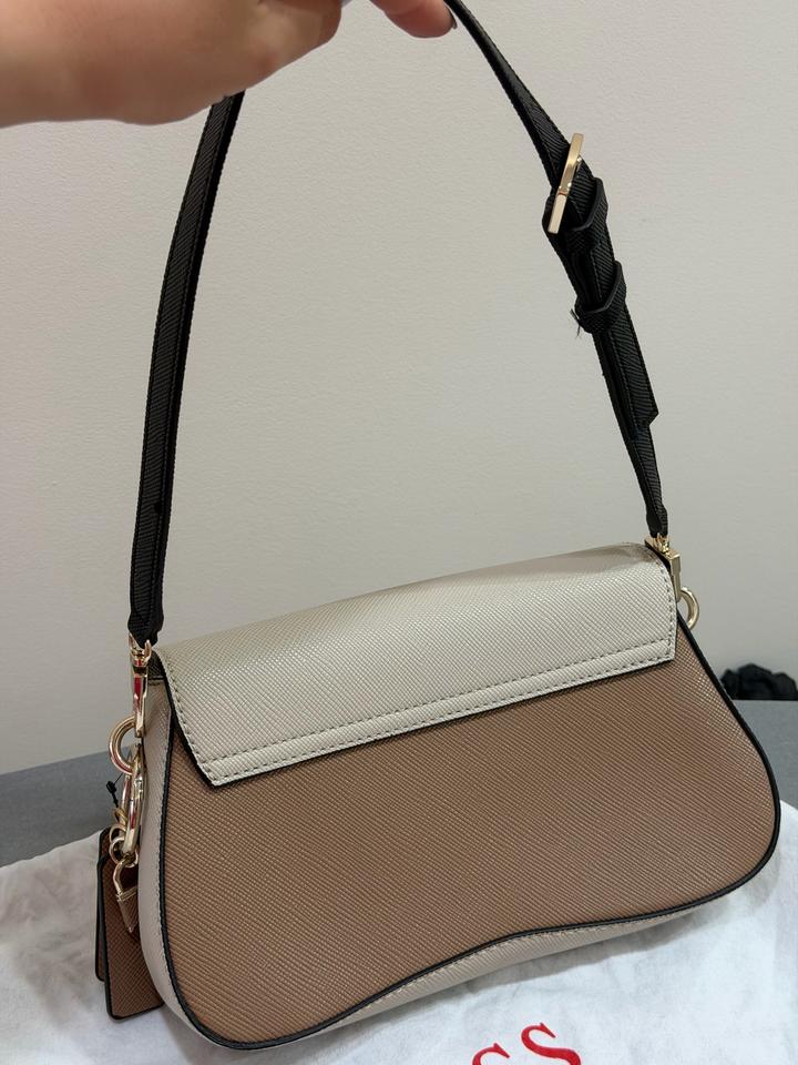 Сумка Guess