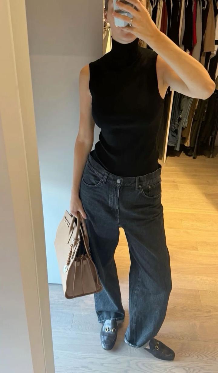 Водолазка без рукавов