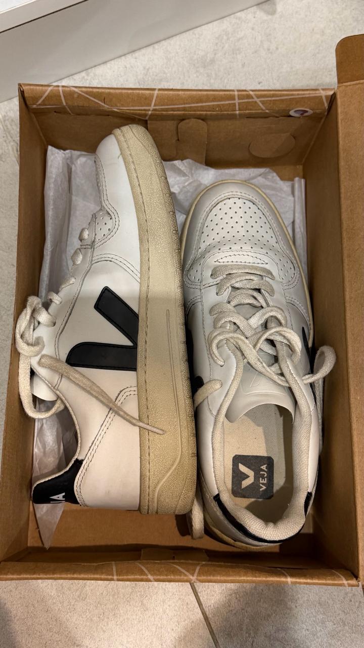 Белые кеды Veja