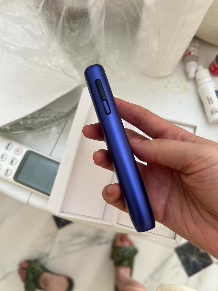 ILUMA i ONE в цвете Electric Purple.