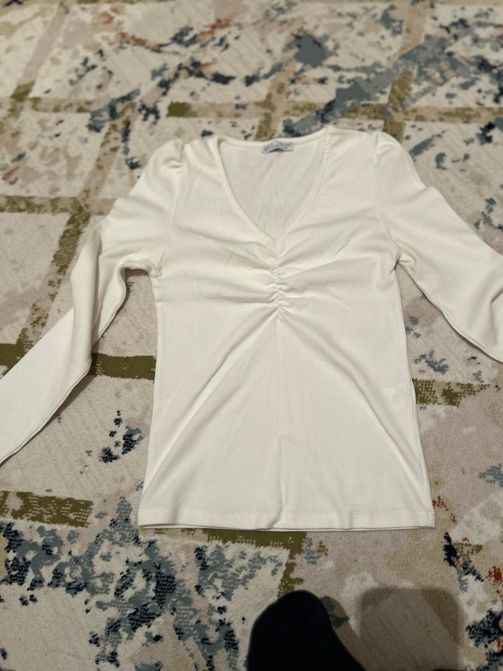 Белый лонгслив (кофта)