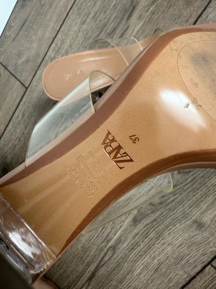 Босоножки Zara