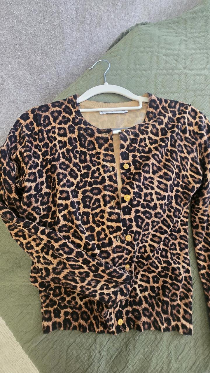Теплая кофта от MANGO