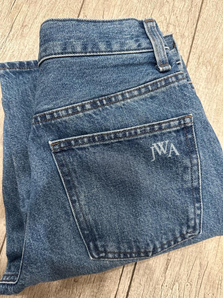 Джинсы Uniqlo x JWAnderson