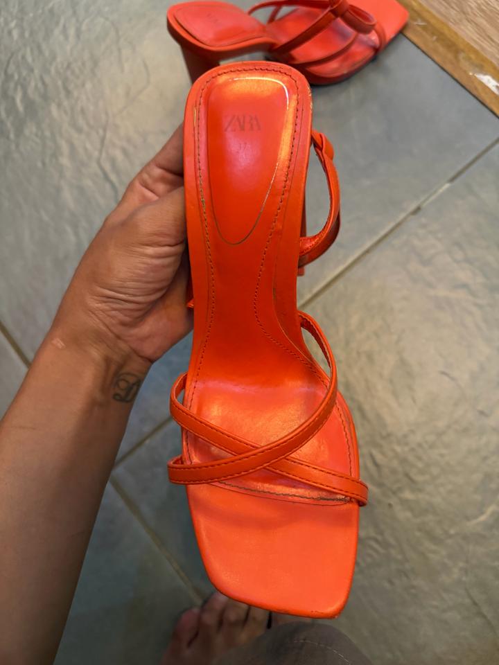 Босоножки Zara