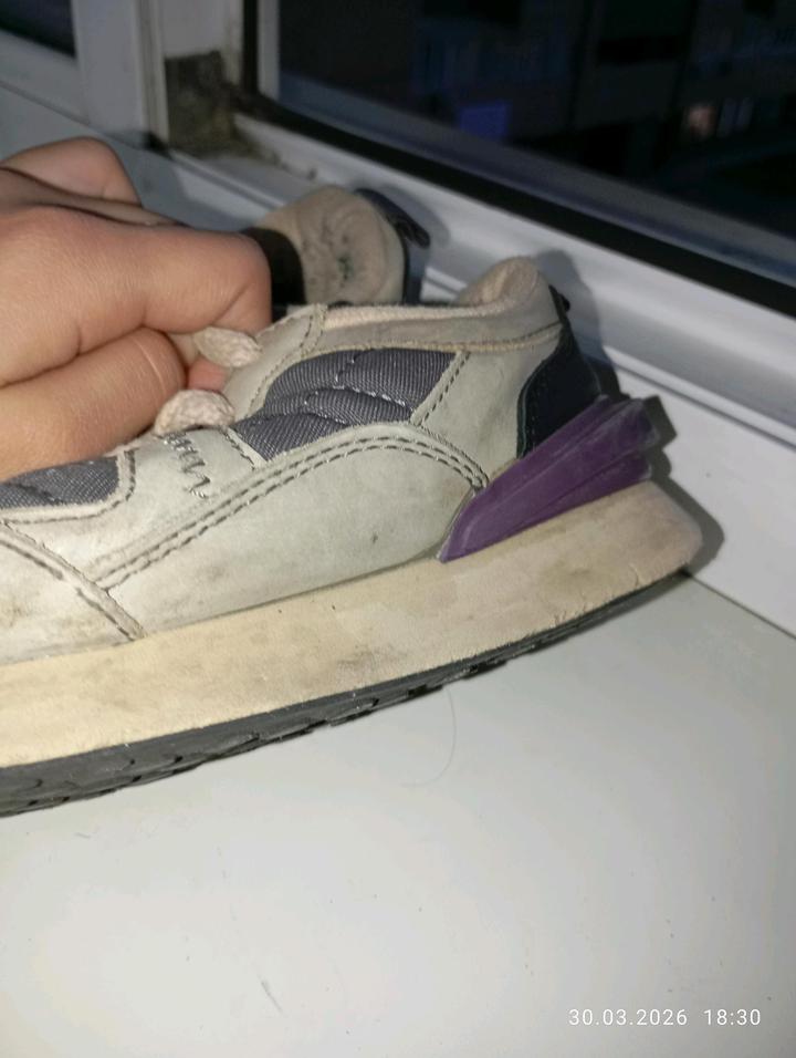 Кроссовки Zara