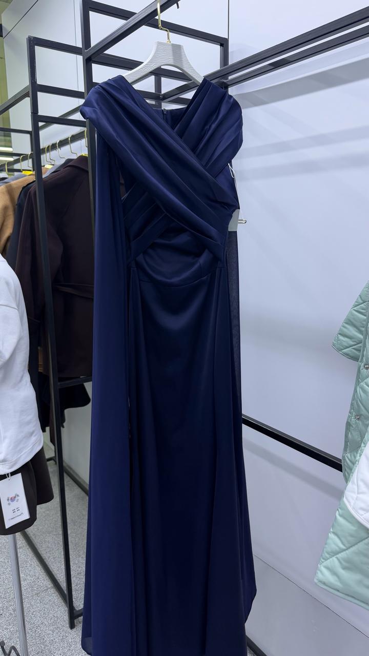 Платье со шлейфом