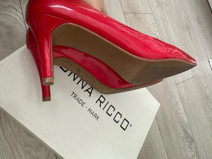 Красные туфли размер 38-39