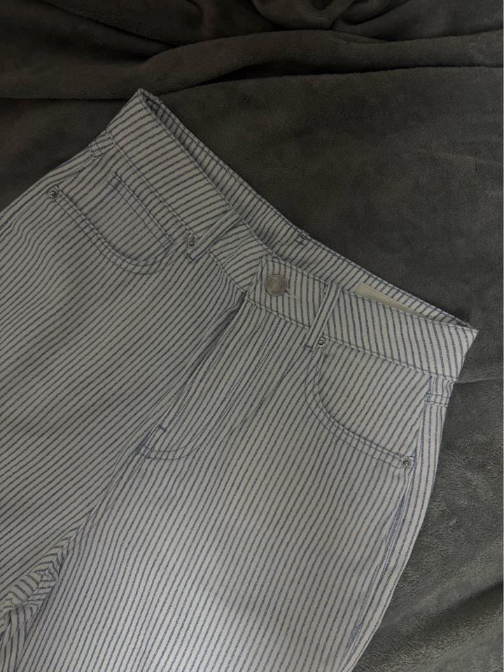 Белые брюки-джинсы от Zara