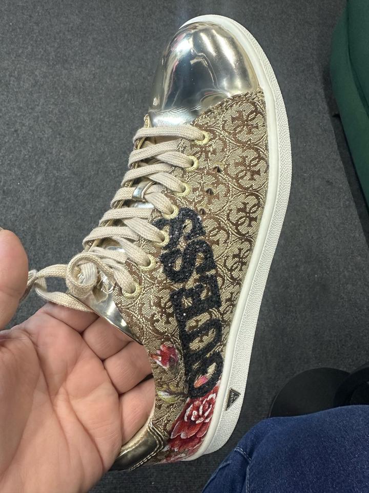 женские кеды Guess