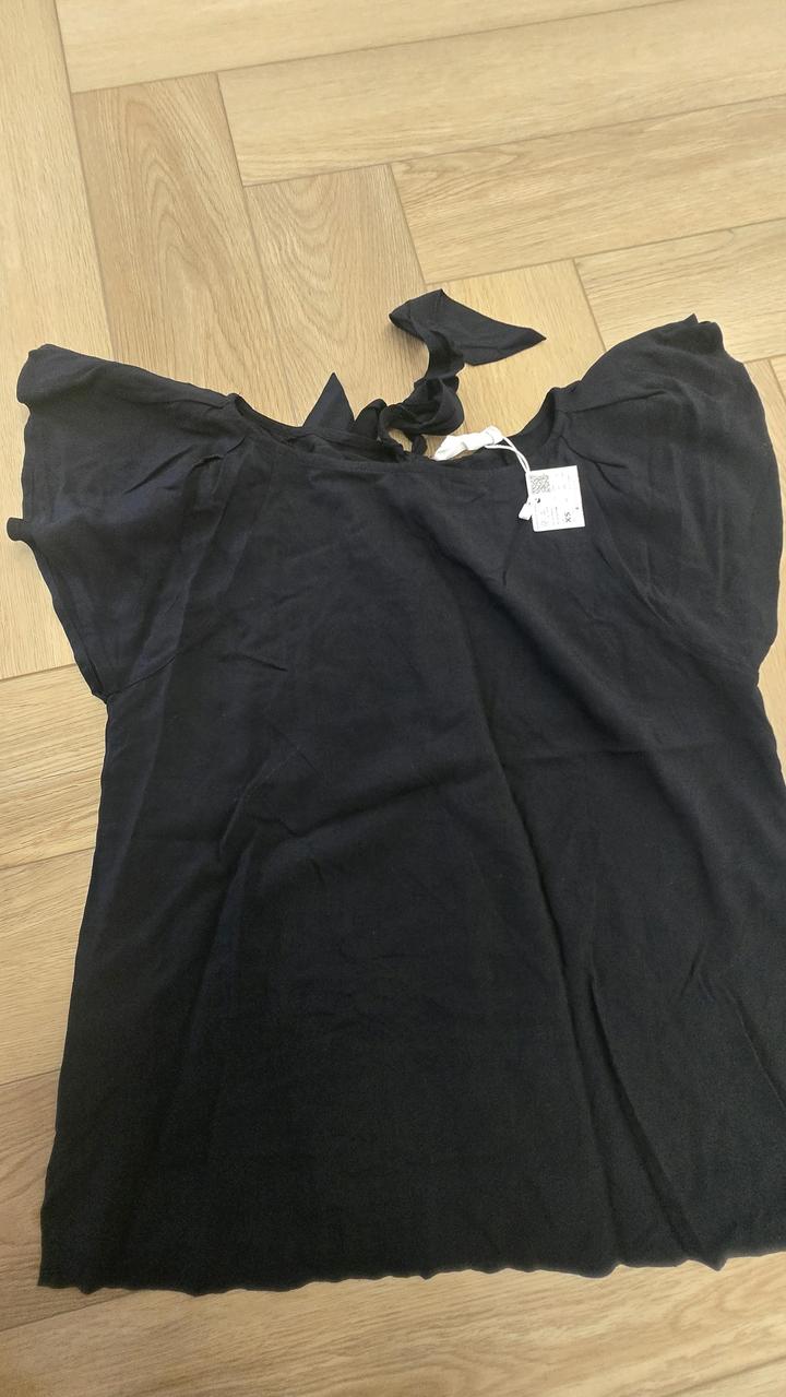 Черная кофта на лето от MANGO