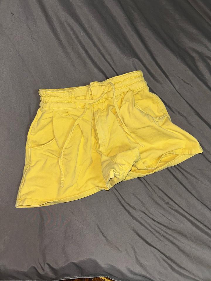 Желтые шорты Zara💛