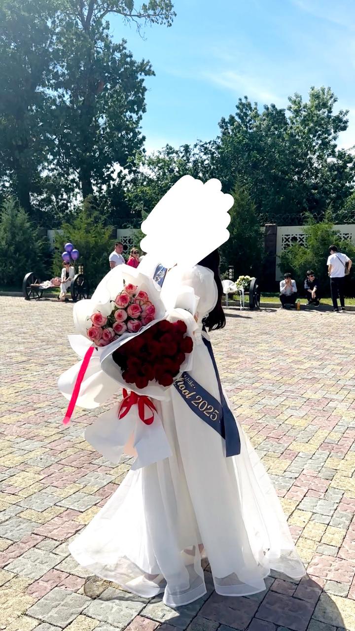 Белое платье для впускного,последнего звонка
