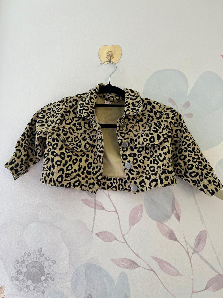 Леопардовая джинсовая куртка