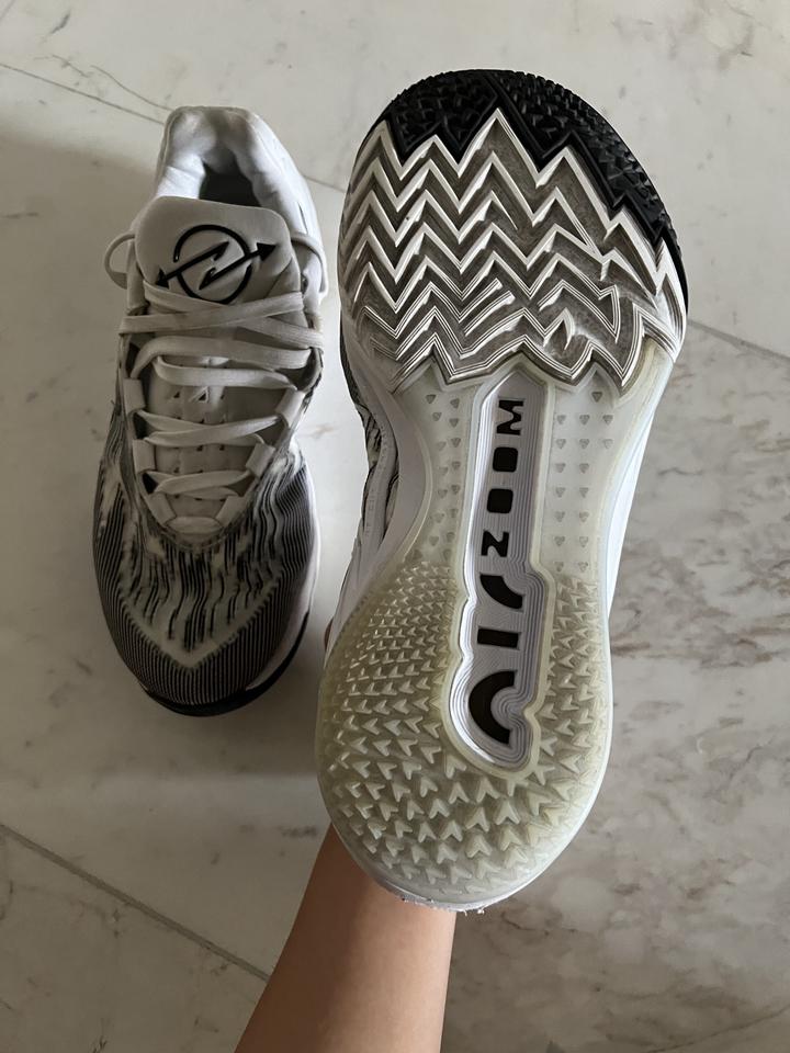 Баскетбольные кроссовки Nike