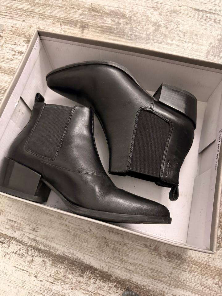 весенние ботинки Vagabond в отличном состоянии.