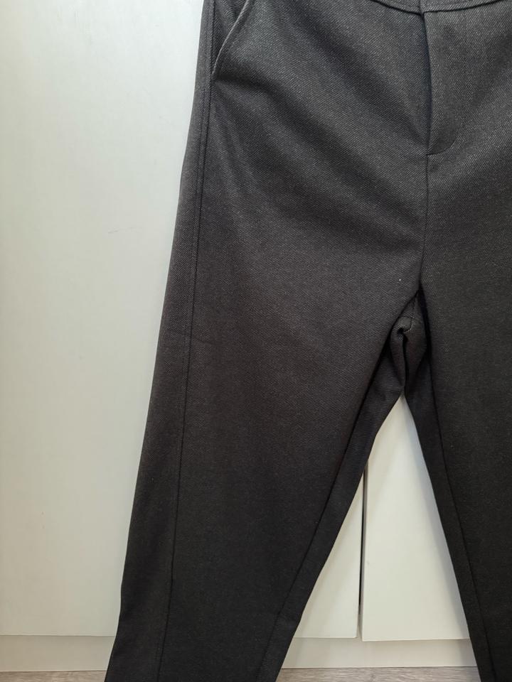 Серые брюки