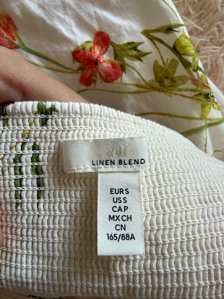 Летнее льняное платье с цветочным принтом