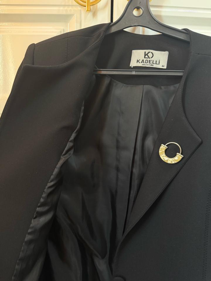 Двойка пиджак с юбкой