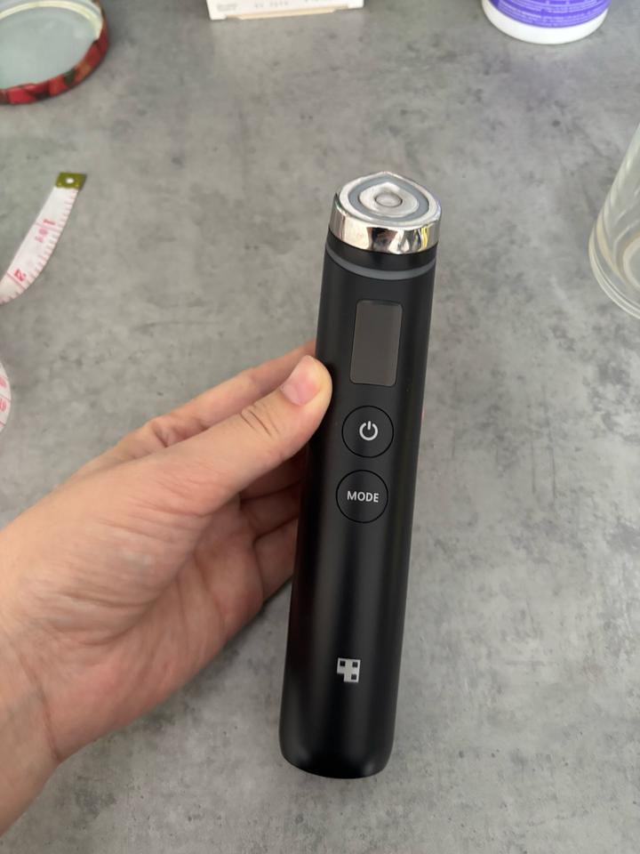 Medicube микротоковый массажер