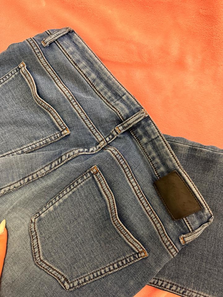 Джинсы и юбка шорты