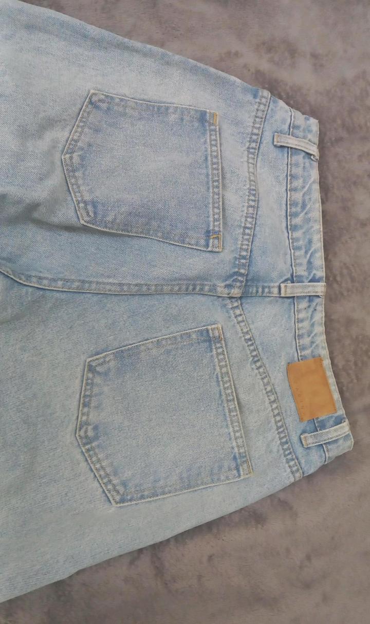 Голубые джинсы Zarina