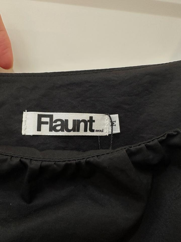 Платье премиального корейского бренда Flaunt