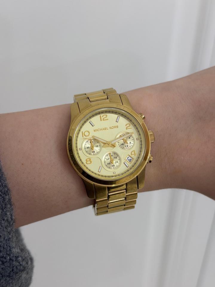 Продается часы