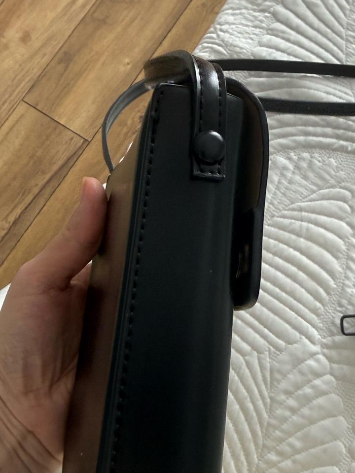 Продам сумочку через плечо