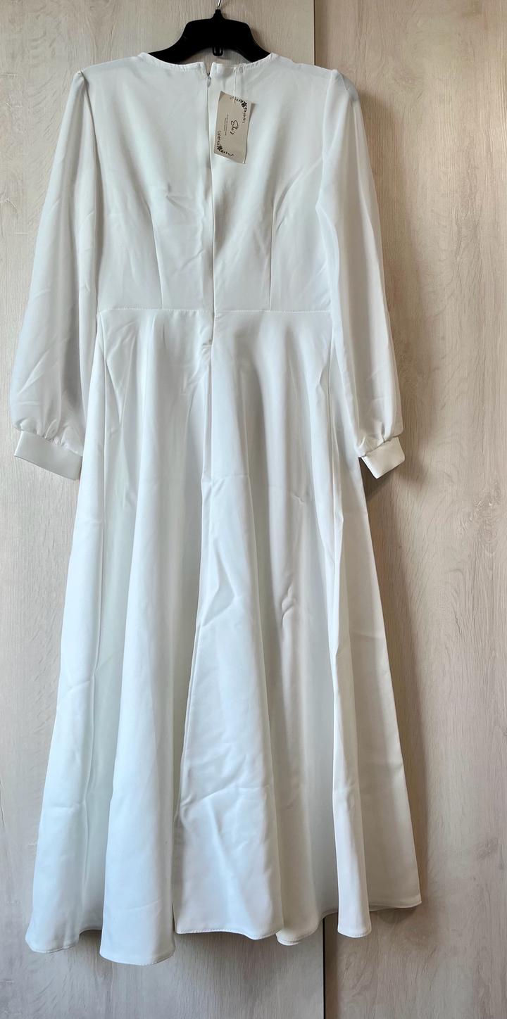 Белое платье