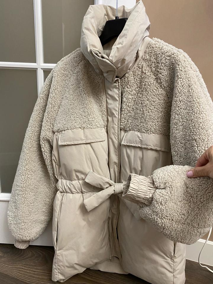 Куртка бежевая