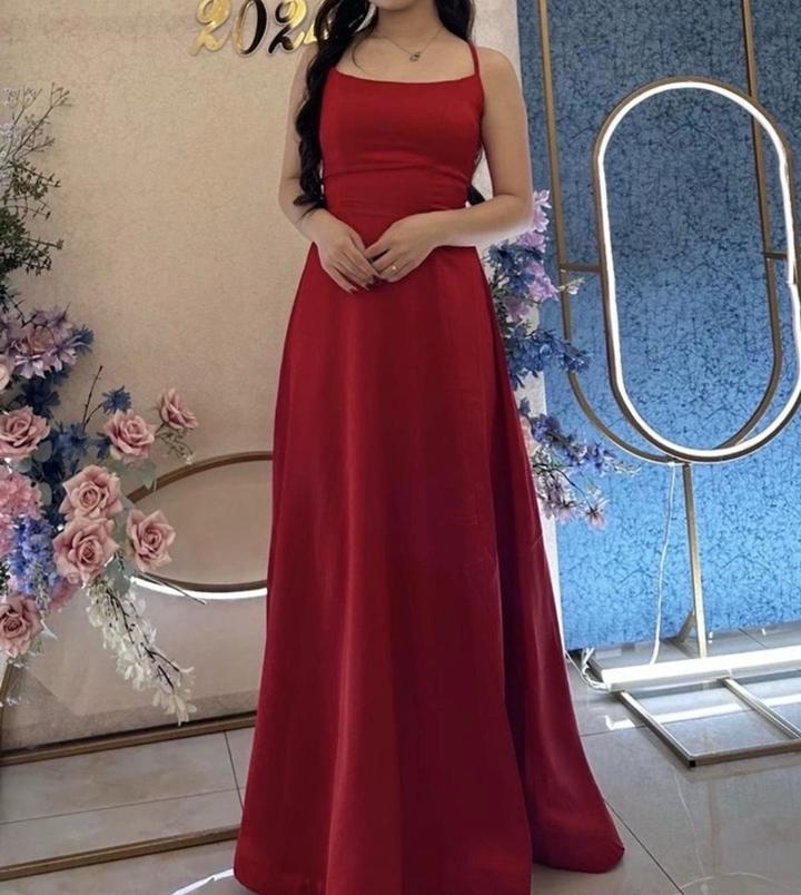 Красное платье с открытой спиной на завязках