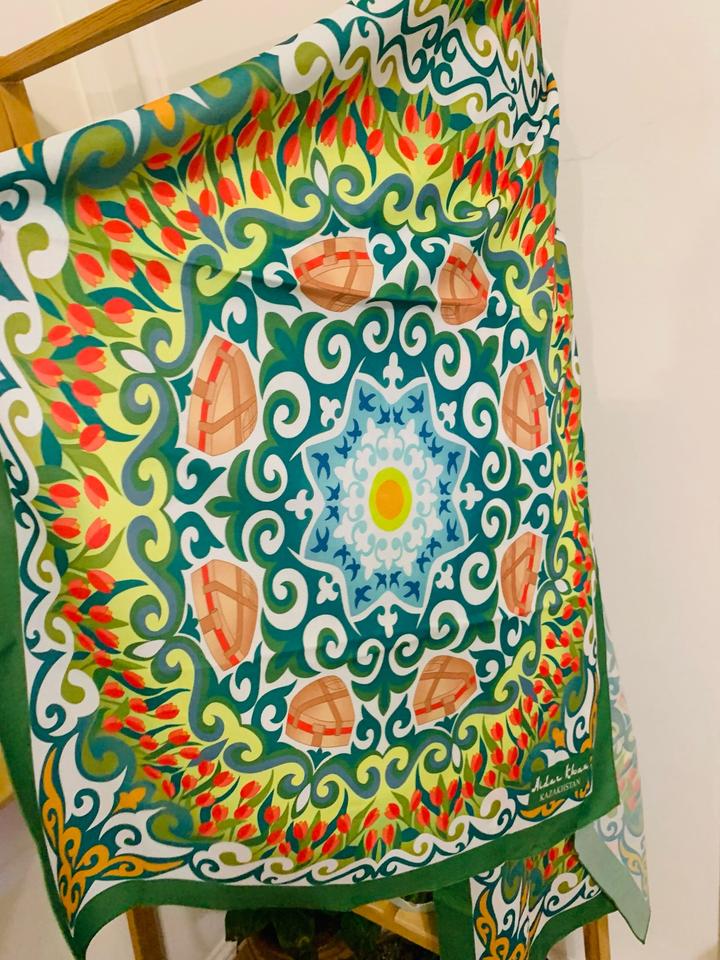 Дизайнерский легкий шарф